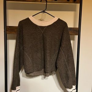 Small dark green cropped sweater